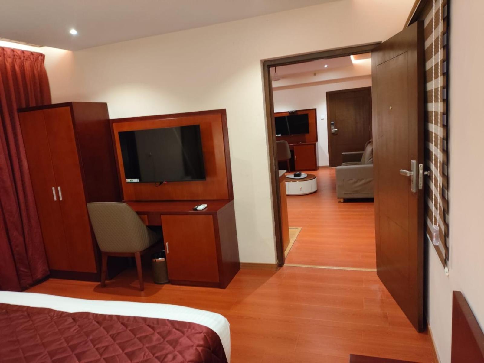Tiruchirappalli Park Avenue Hotel & Apartments Trichy מראה חיצוני תמונה
